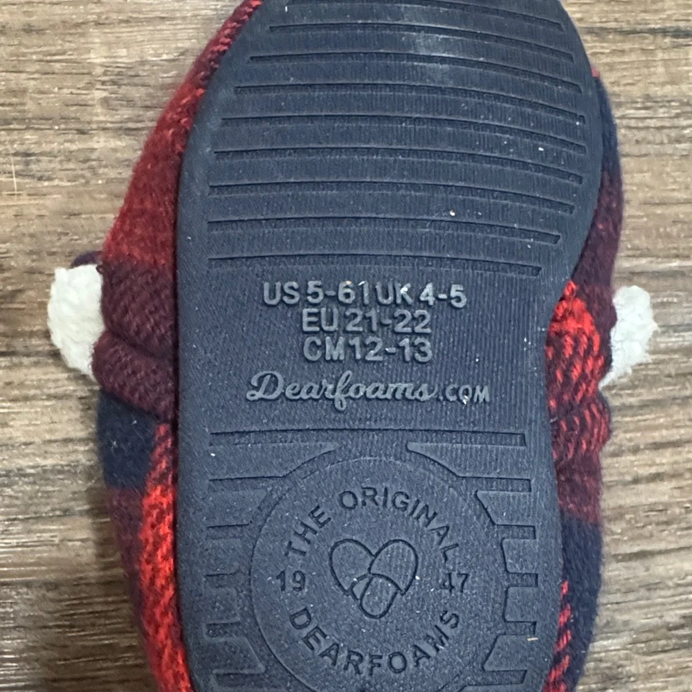 Dearfoams Lil Bear Kids Red and Black Slippers